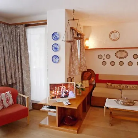 Moritz Sleeps 6 Wifi * St. Moritz