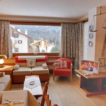 Moritz Sleeps 6 Wifi Apartment